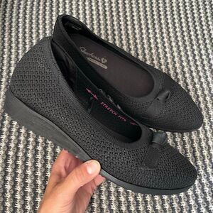 Skechers black flat wedge slip on knotted bow women’s shoe size 8.5